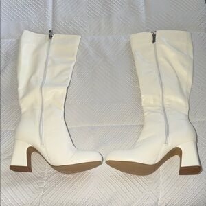 /cream White Knee-High Women's Boots